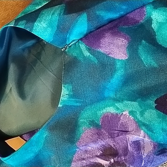 Plus Sized Colorful Midi - Picture 6 of 8